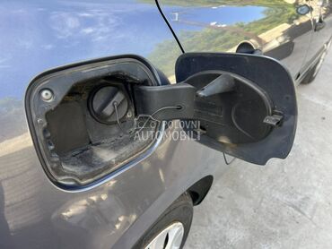 Poklopac rezervoara sivi TEJ47 za Renault Clio od 2005. do 2014. god.