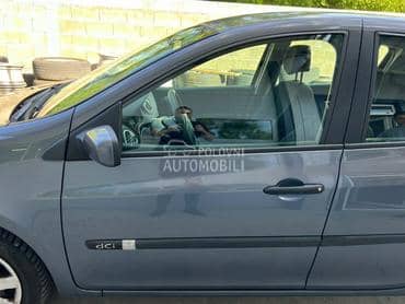 Vrata prednja leva siva TEJ47 za Renault Clio od 2005. do 2014. god.