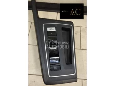 Konzola za Volkswagen Golf 8 od 2017. do 2022. god.