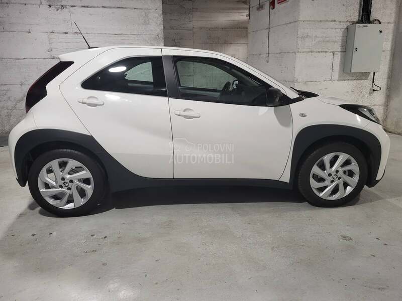 Toyota Aygo X VVT-i x play