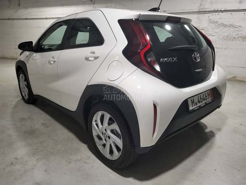 Toyota Aygo X VVT-i x play