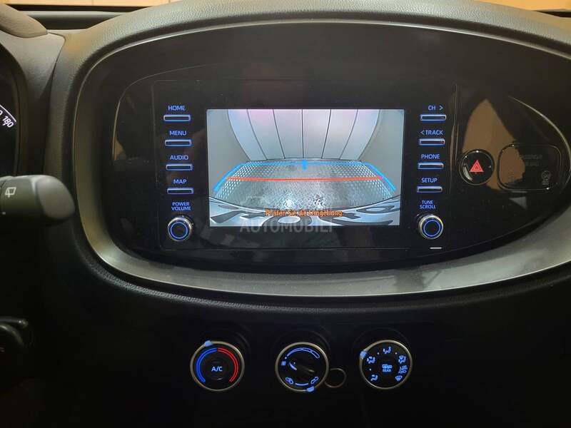 Toyota Aygo X VVT-i x play