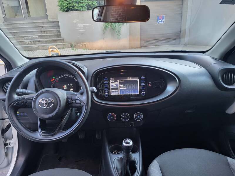 Toyota Aygo X VVT-i x play