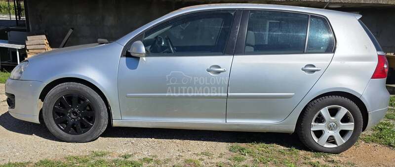 Volkswagen Golf 5 -  kompletan auto u delovima