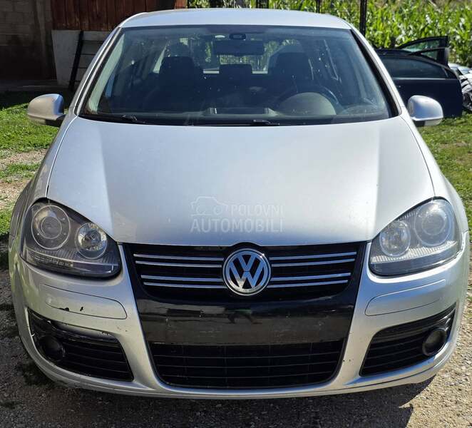 Volkswagen Golf 5 -  kompletan auto u delovima