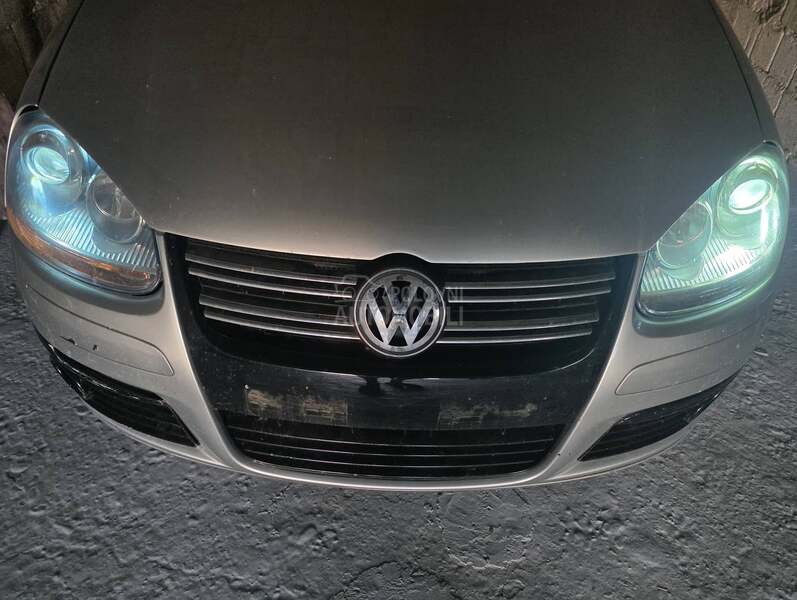Volkswagen Golf 5 -  kompletan auto u delovima