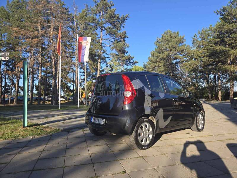 Opel Agila 1.2 b 0DLIČNA iz CH