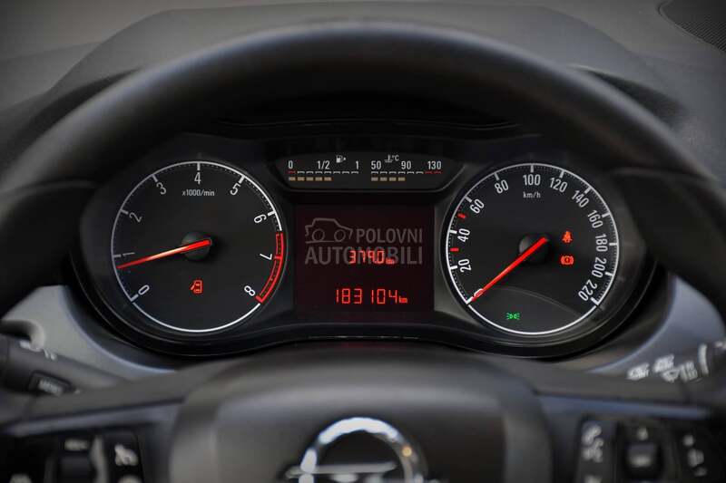 Opel Corsa E 1.2 / V.SERVIIS / CH