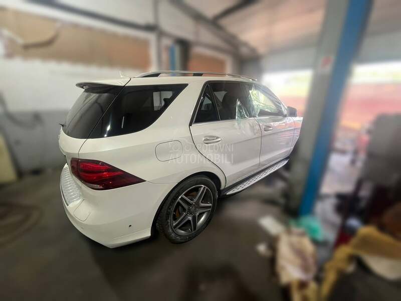 Mercedes Benz ML 300 276821 2015. god. -  kompletan auto u delovima