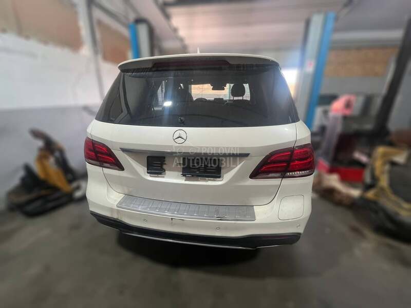 Mercedes Benz ML 300 276821 2015. god. -  kompletan auto u delovima