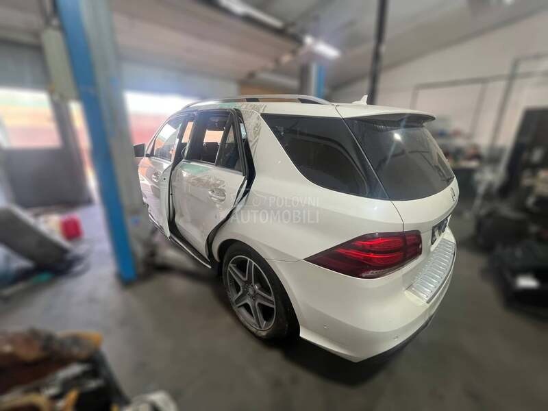 Mercedes Benz ML 300 276821 2015. god. -  kompletan auto u delovima
