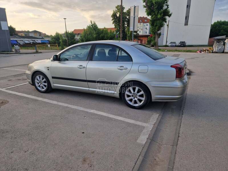 Toyota Avensis 