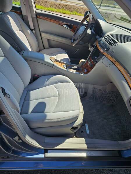 Mercedes Benz E 270 2,7 Nov,Nov