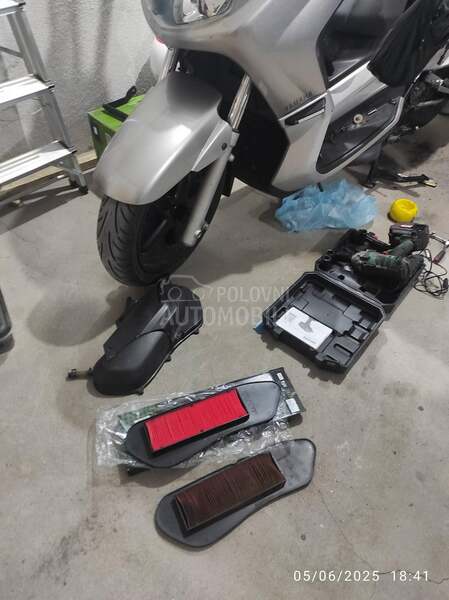 Yamaha X Max 250