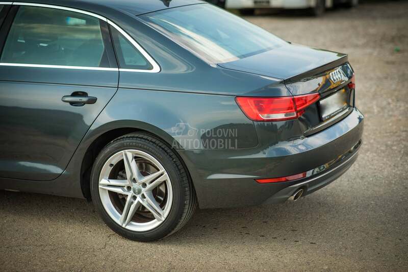 Audi A4 S line virtual