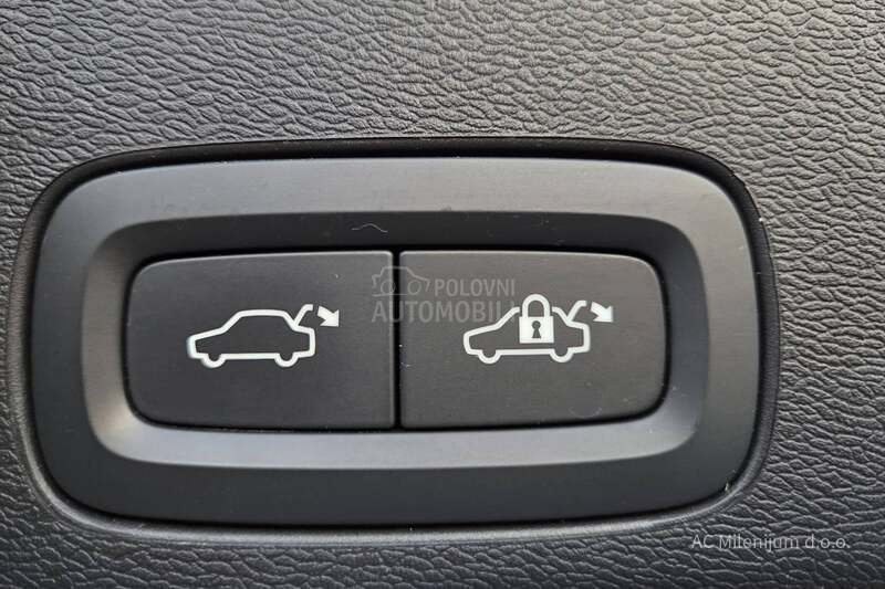 Volvo XC60 B4D AWD R design