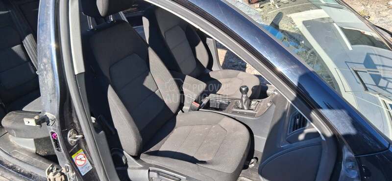 Volkswagen Passat B7 2.0 CFFB 2011. god. -  kompletan auto u delovima