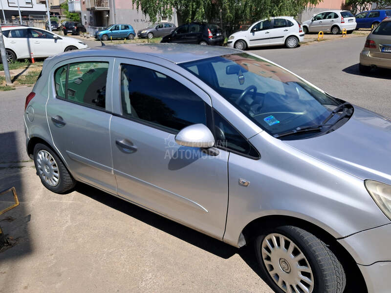 Opel Corsa D 1.2 b