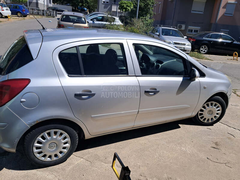 Opel Corsa D 1.2 b