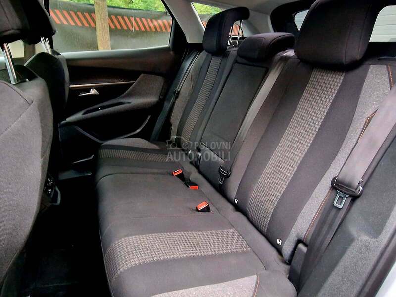 Peugeot 3008 1.6BLUHDI ALLURE