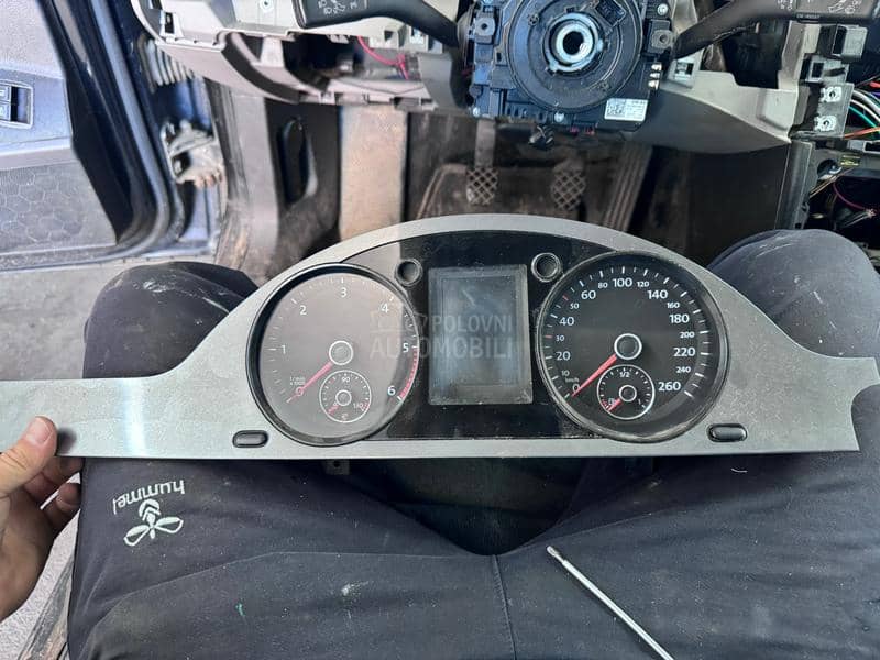 Volkswagen Passat B6 1.6 2010. god. -  kompletan auto u delovima