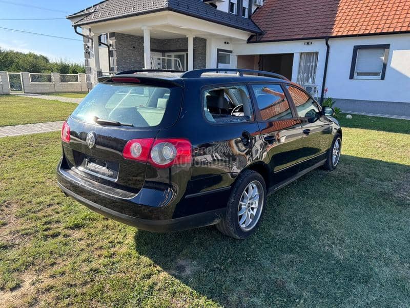 Volkswagen Passat B6 1.6 2010. god. -  kompletan auto u delovima