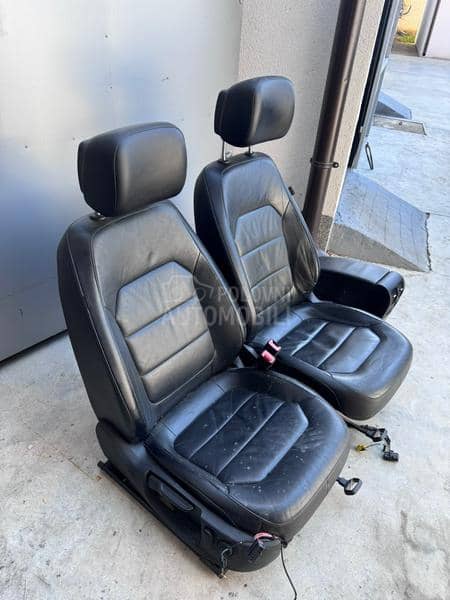 Volkswagen Passat B6 1.6 2010. god. -  kompletan auto u delovima