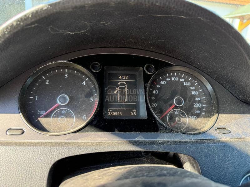 Volkswagen Passat B6 1.6 2010. god. -  kompletan auto u delovima