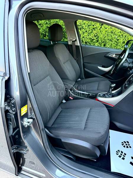 Opel Astra J ENJOY CH