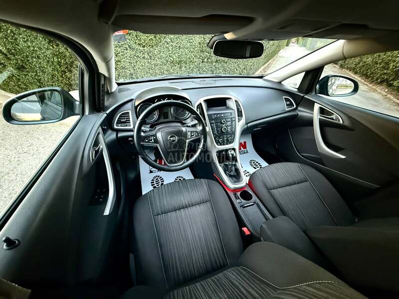 Opel Astra J ENJOY CH