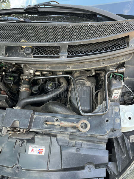 Citroen C8 