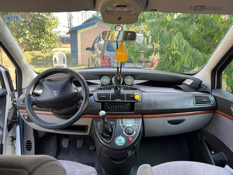 Citroen C8 