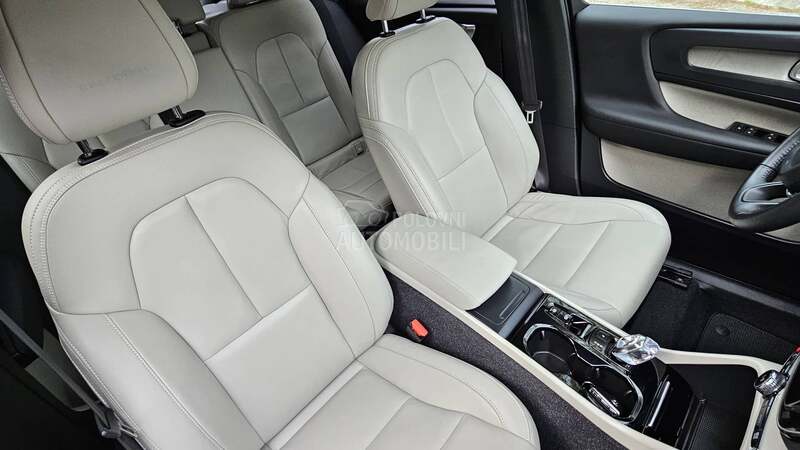 Volvo XC40 T5 248hp INSCRIPTION