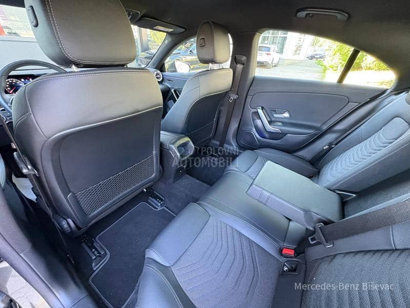 Mercedes Benz CLA 180 