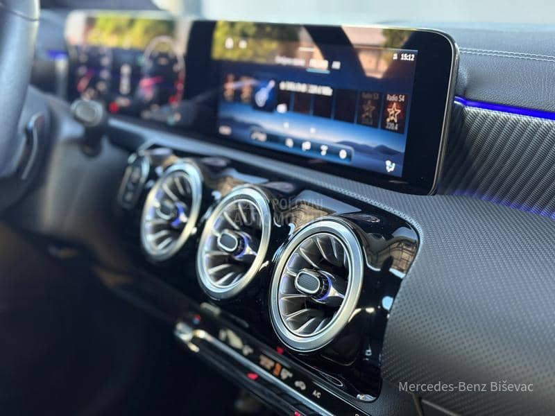 Mercedes Benz CLA 180 