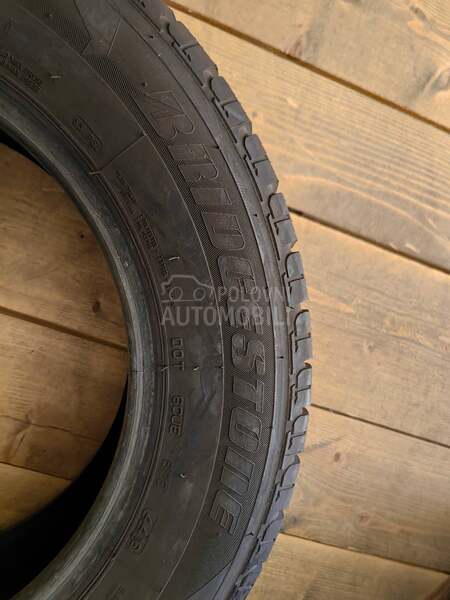 Bridgestone 215/65 R16 Zimska