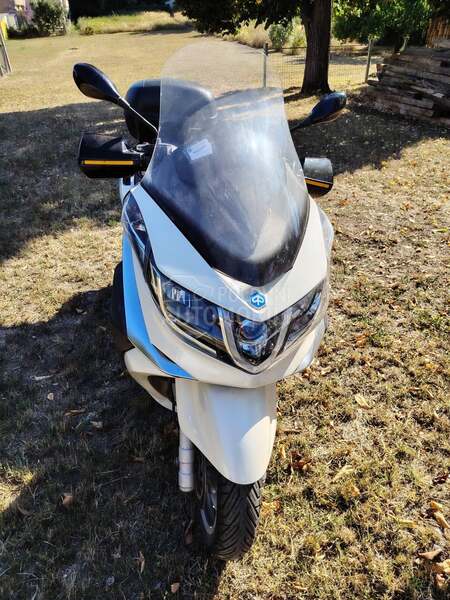 Piaggio x10