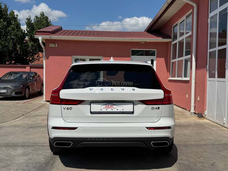 Volvo V60 Cross Country 2.0 D4 AWD