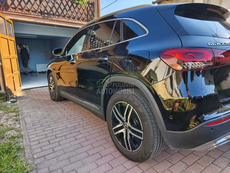 Mercedes Benz GLA 220 220