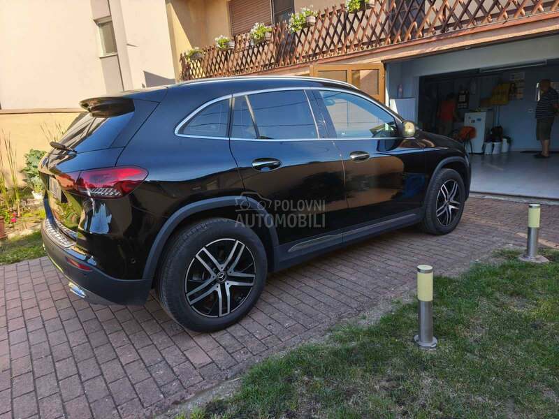 Mercedes Benz GLA 220 220