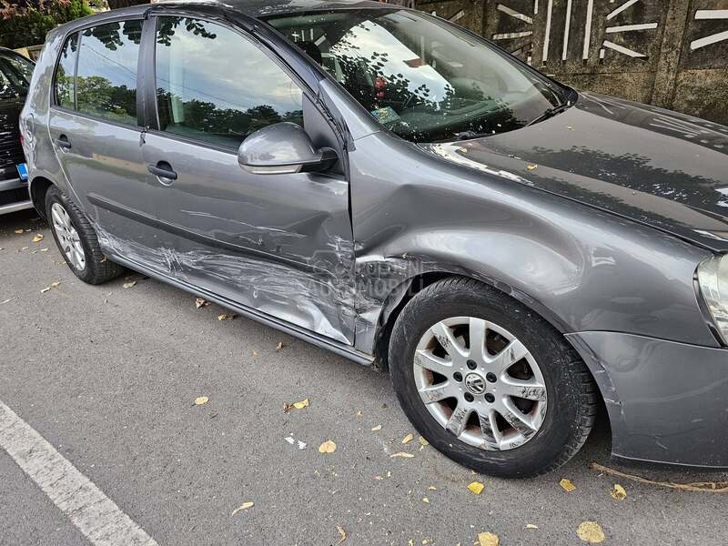 Volkswagen Golf 5 1.6 fsi
