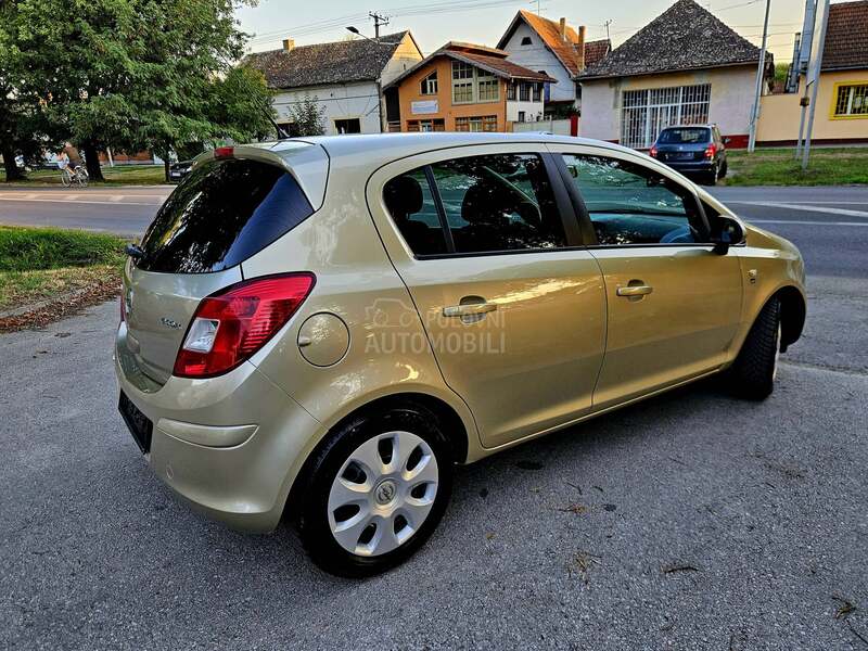 Opel Corsa D 1.2 LUTKICAA