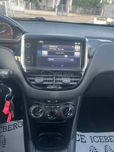 Peugeot 208 1.6 Hdi N a v i