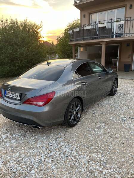 Mercedes Benz CLA 180 