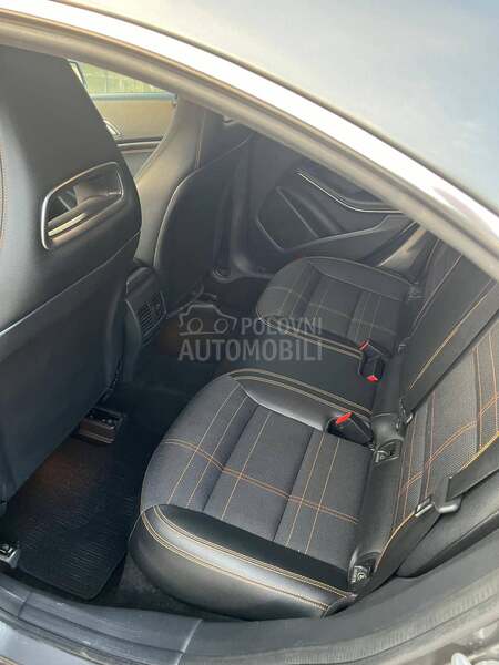Mercedes Benz CLA 180 