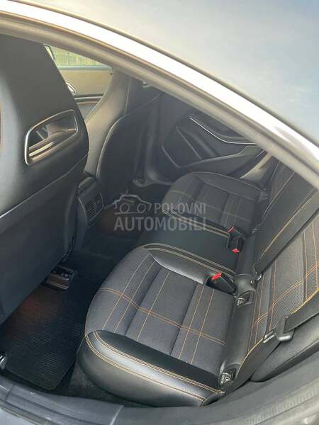 Mercedes Benz CLA 180 
