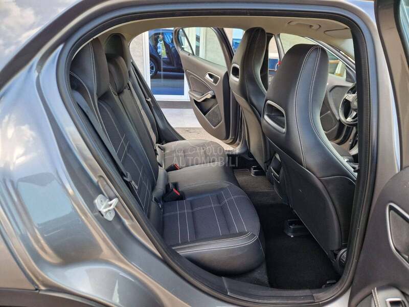 Mercedes Benz GLA 180 L E D   N A V I