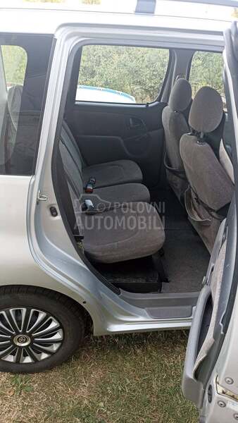 Toyota Yaris Verso 1.3