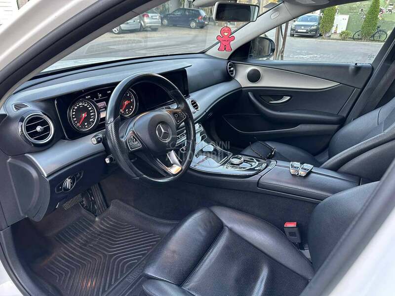 Mercedes Benz E 200 9g tronic