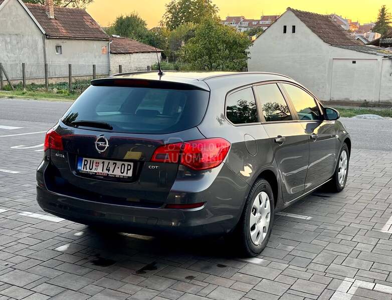 Opel Astra J 1.7 Cdti